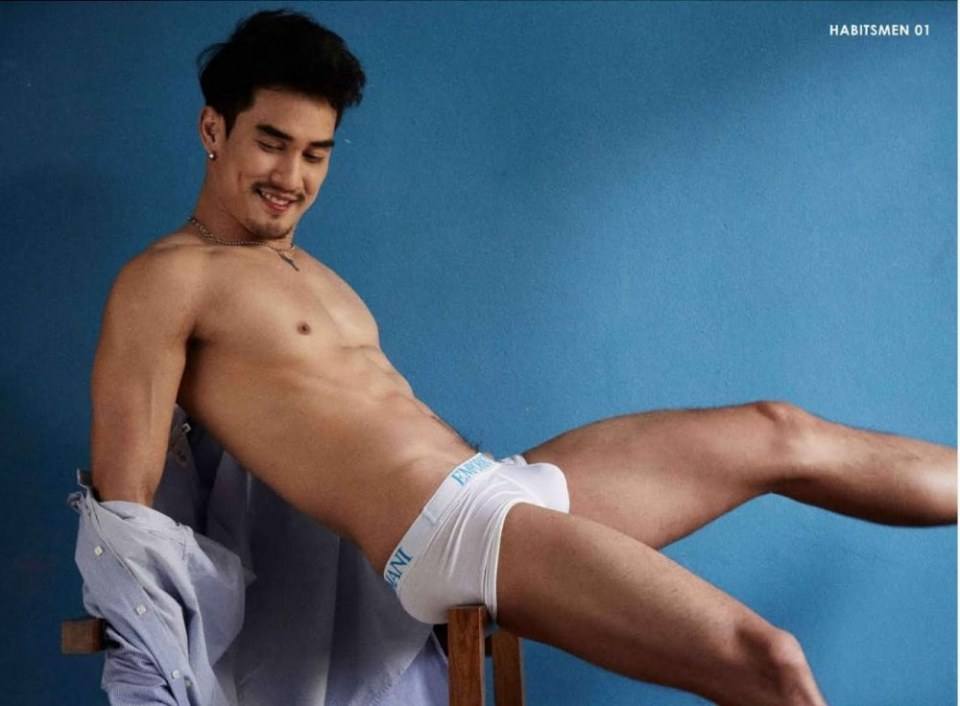 หนุ่มหล่อขึ้นปก 323