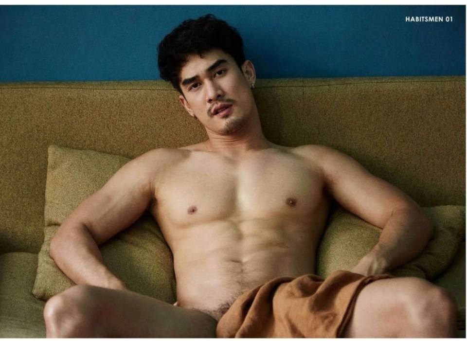 หนุ่มหล่อขึ้นปก 323.1