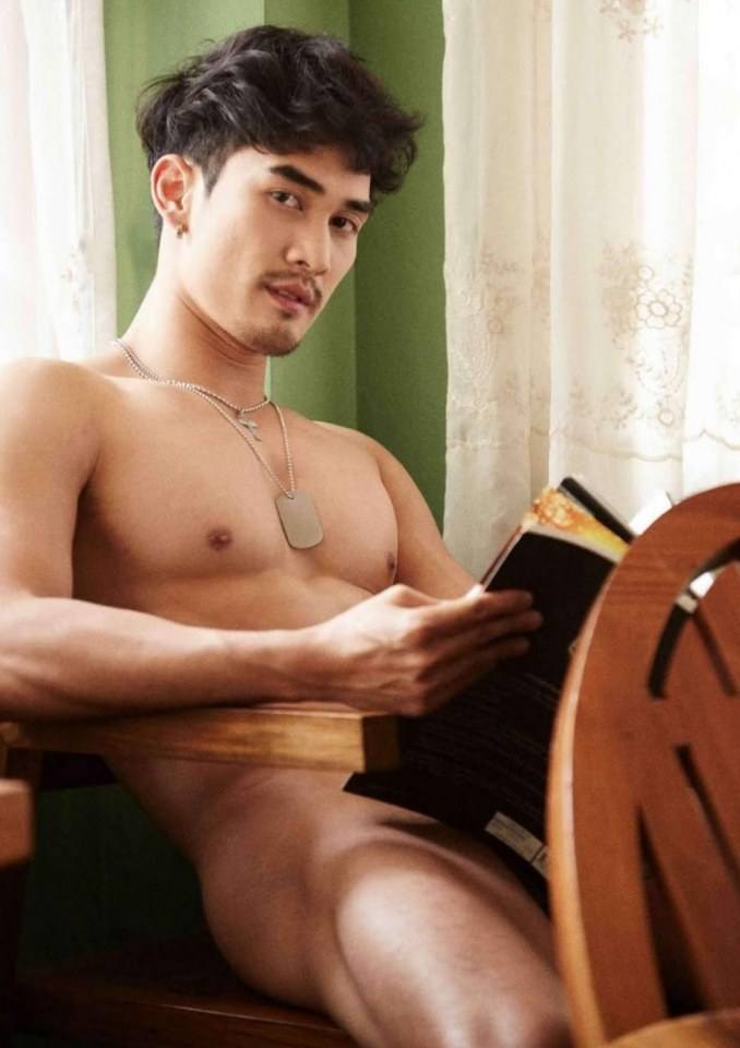 หนุ่มหล่อขึ้นปก 323.1