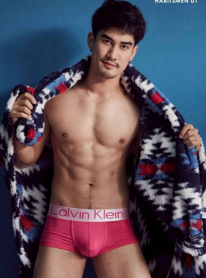 หนุ่มหล่อขึ้นปก 323.1