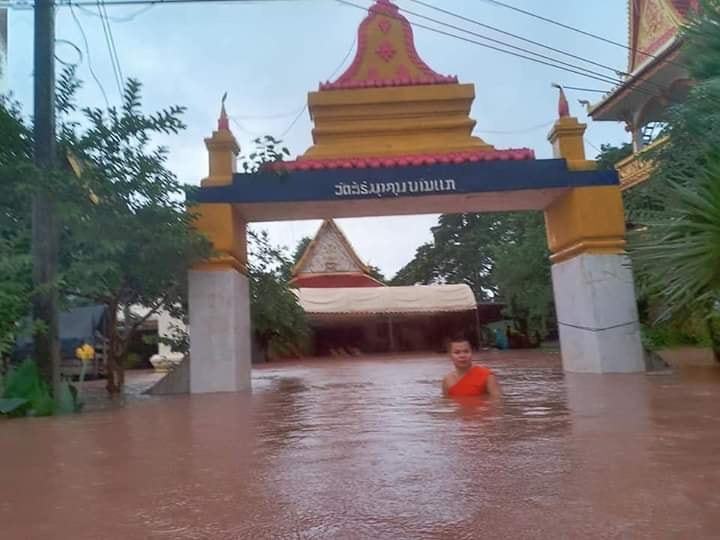 น้ำท่วมเมืองปากเซ ประเทศลาว.