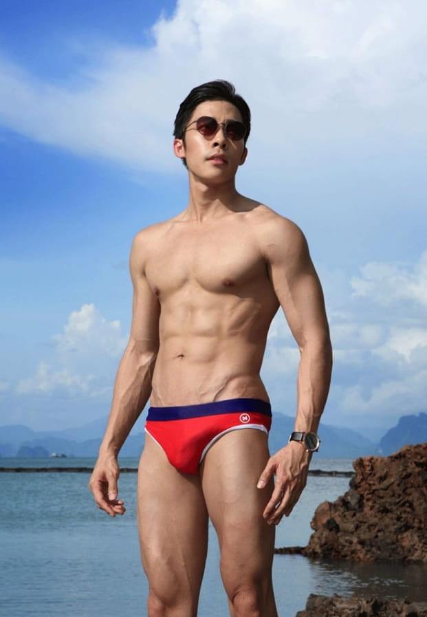 มันใหญ่มาก!! ณัฐ ศักดาทร อวดหุ่นสุดเซ็กซี่กับกางเกงว่ายน้ำตัวจิ๋ว