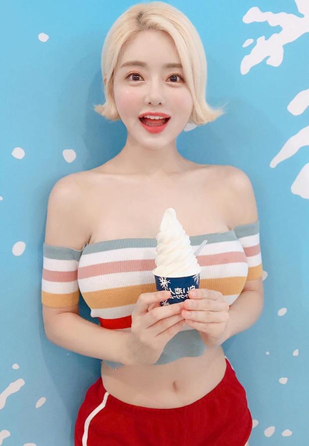 ตามไปดูความน่ารักเซ็กซี่ของสาวสวยสุดฮอตตลอดการอย่าง &ldquo;ดีเจโซดา&rdquo;