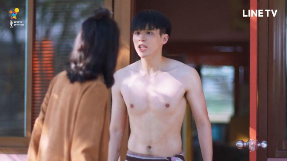 "สกาย วงศ์รวี" ถอดเสื้อโชว์ซิกแพคขาวๆ ในซีรีย์ My Ambulance