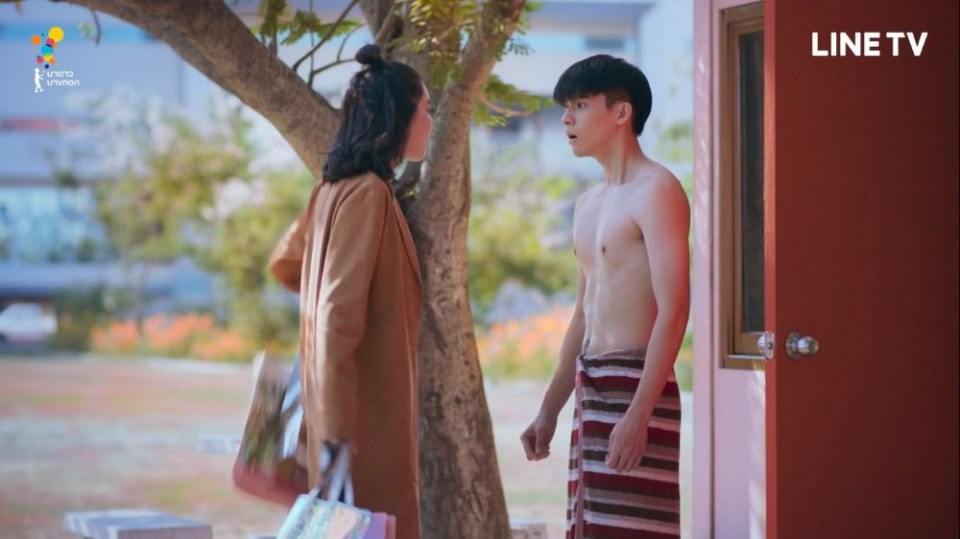 "สกาย วงศ์รวี" ถอดเสื้อโชว์ซิกแพคขาวๆ ในซีรีย์ My Ambulance