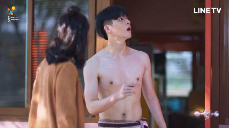 "สกาย วงศ์รวี" ถอดเสื้อโชว์ซิกแพคขาวๆ ในซีรีย์ My Ambulance