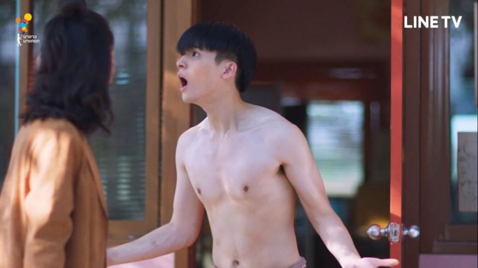 "สกาย วงศ์รวี" ถอดเสื้อโชว์ซิกแพคขาวๆ ในซีรีย์ My Ambulance