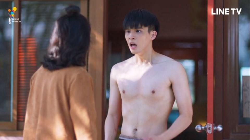 "สกาย วงศ์รวี" ถอดเสื้อโชว์ซิกแพคขาวๆ ในซีรีย์ My Ambulance