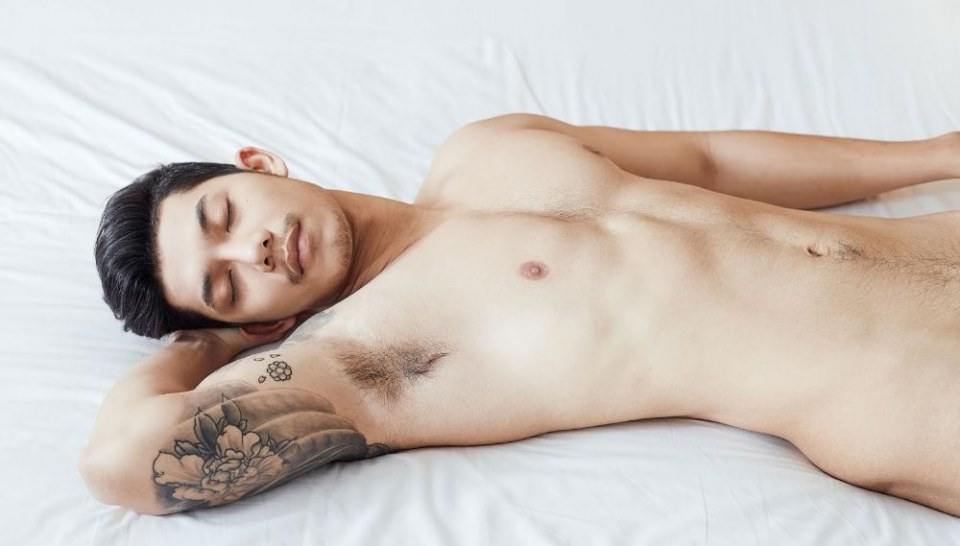 หนุ่มหล่อขึ้นปก 326
