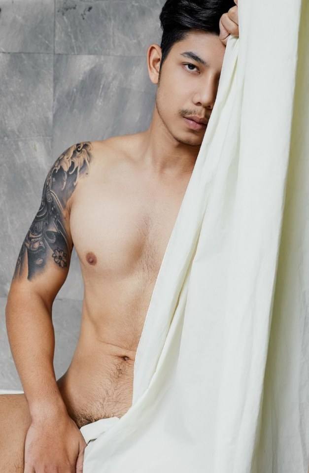 หนุ่มหล่อขึ้นปก 326