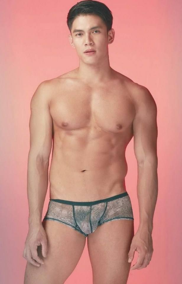 หนุ่มหล่อขึ้นปก 328