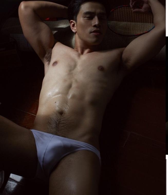หนุ่มหล่อขึ้นปก 329