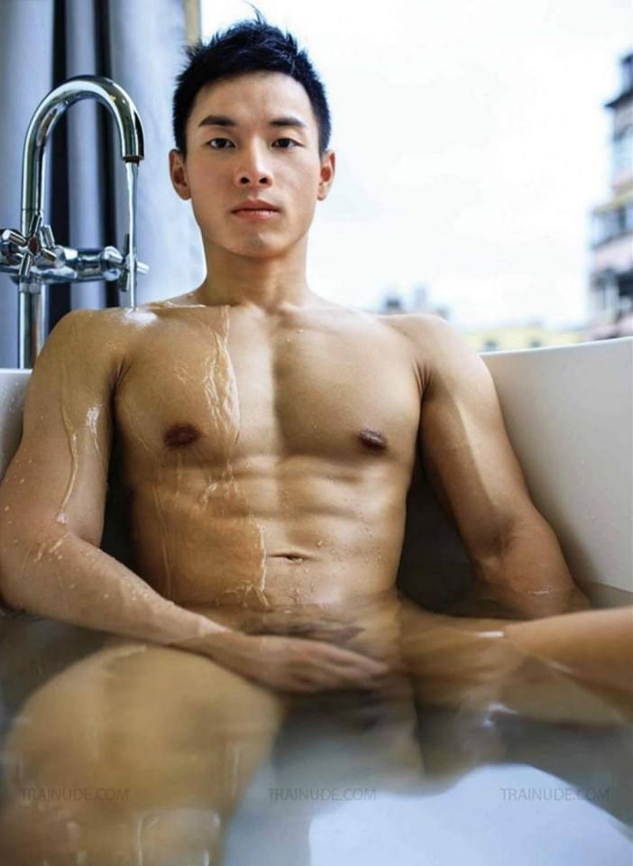 หนุ่มหล่อขึ้นปก 331