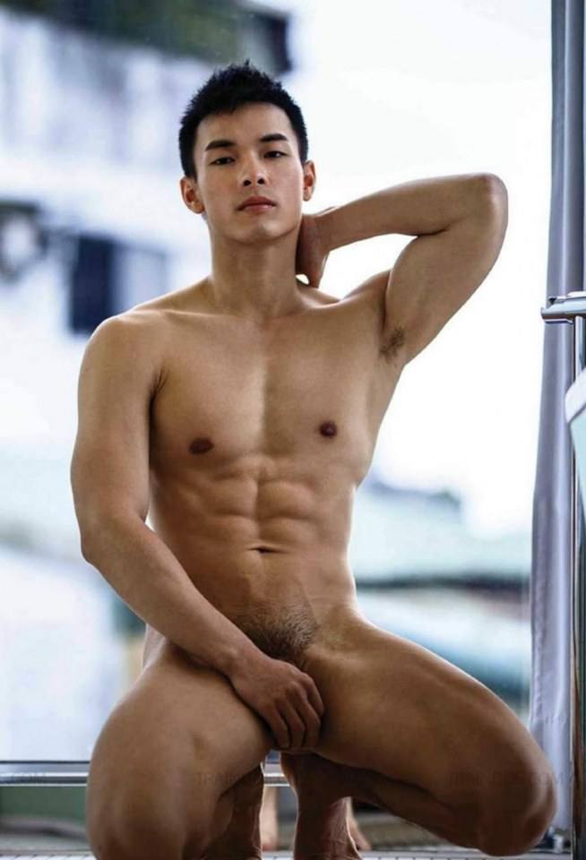 หนุ่มหล่อขึ้นปก 331