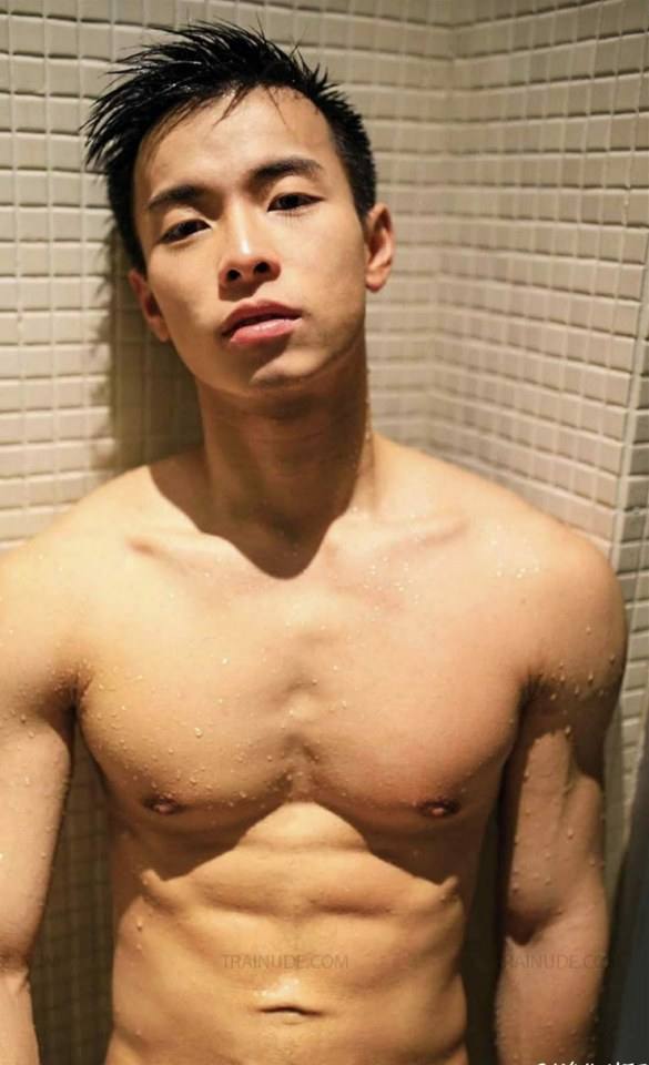 หนุ่มหล่อขึ้นปก 331