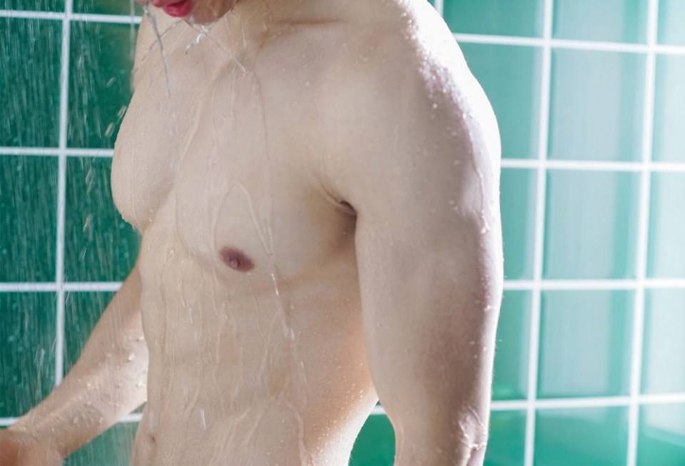 ขาวมาก - ล่ำๆ
