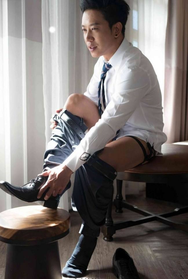 หนุ่มหล่อขึ้นปก 333