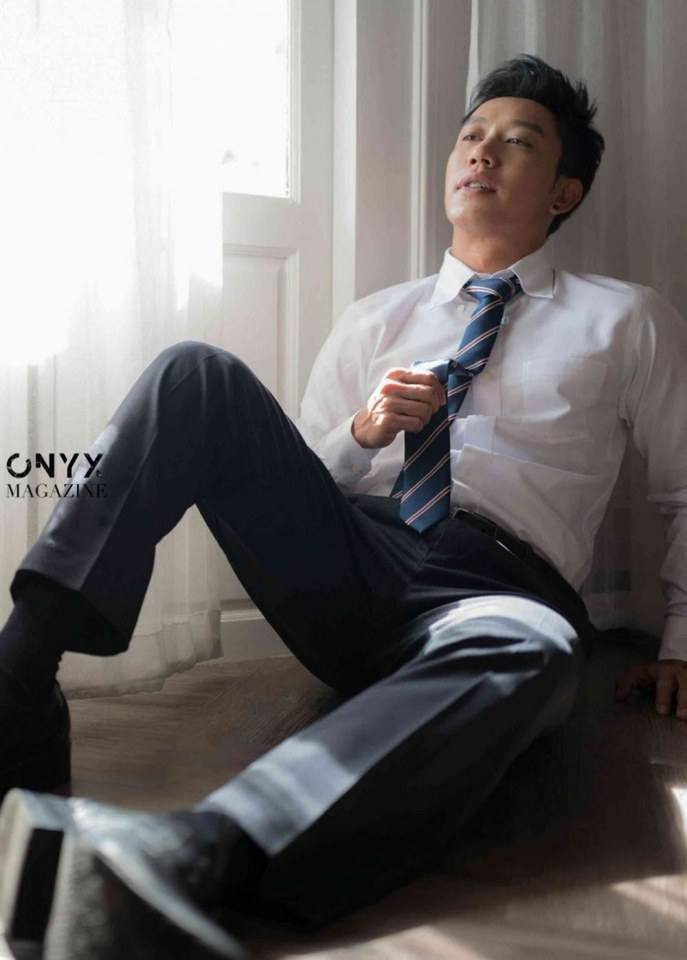 หนุ่มหล่อขึ้นปก 333