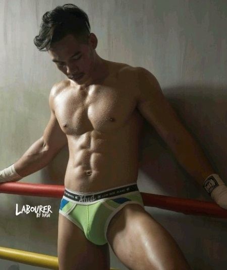 หนุ่มหล่อขึ้นปก 337