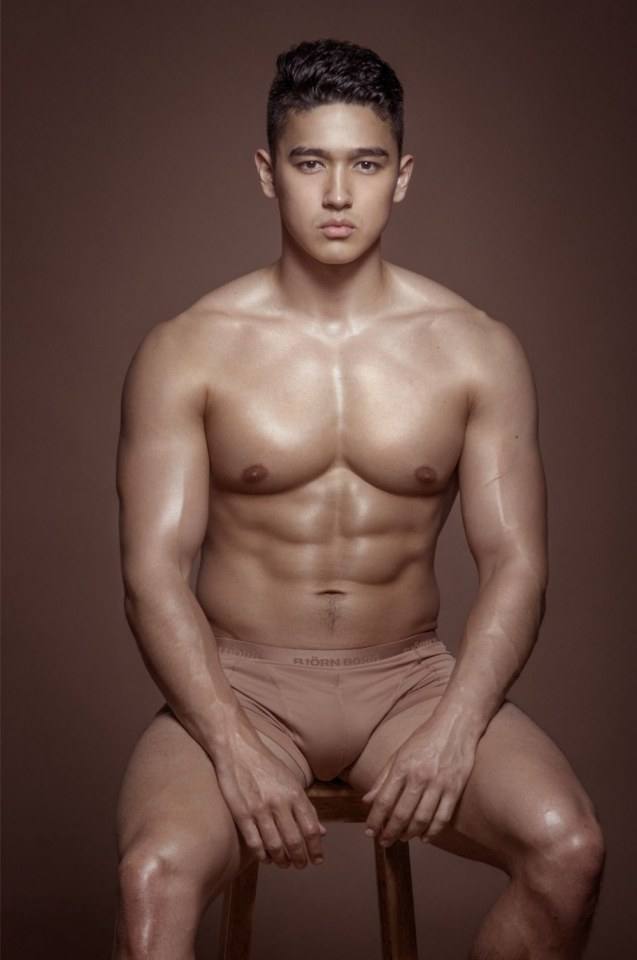 หนุ่มลูกครึ่ง The Skin Tone