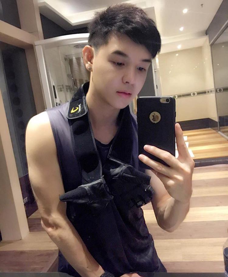 ถ่ายเองกับมือ 114