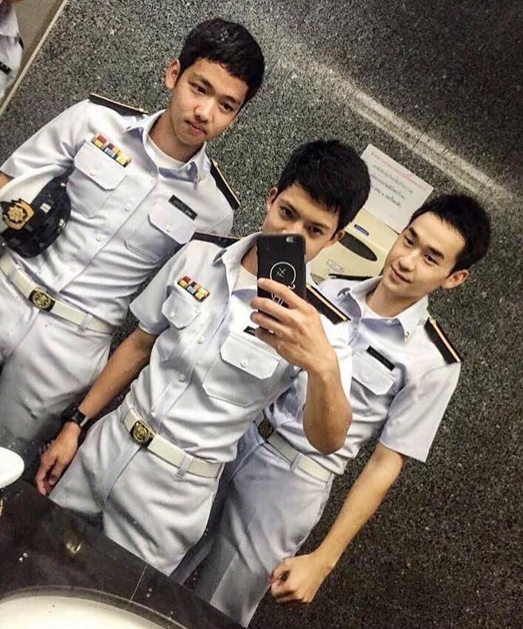 ถ่ายเองกับมือ 114