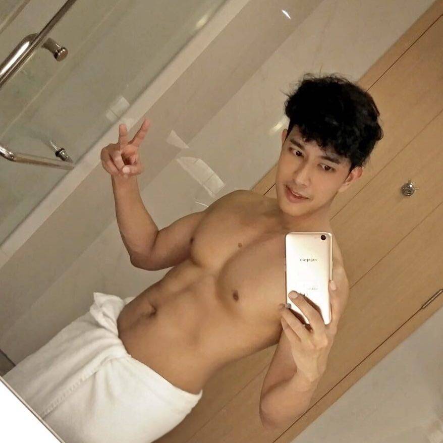 ถ่ายเองกับมือ 126