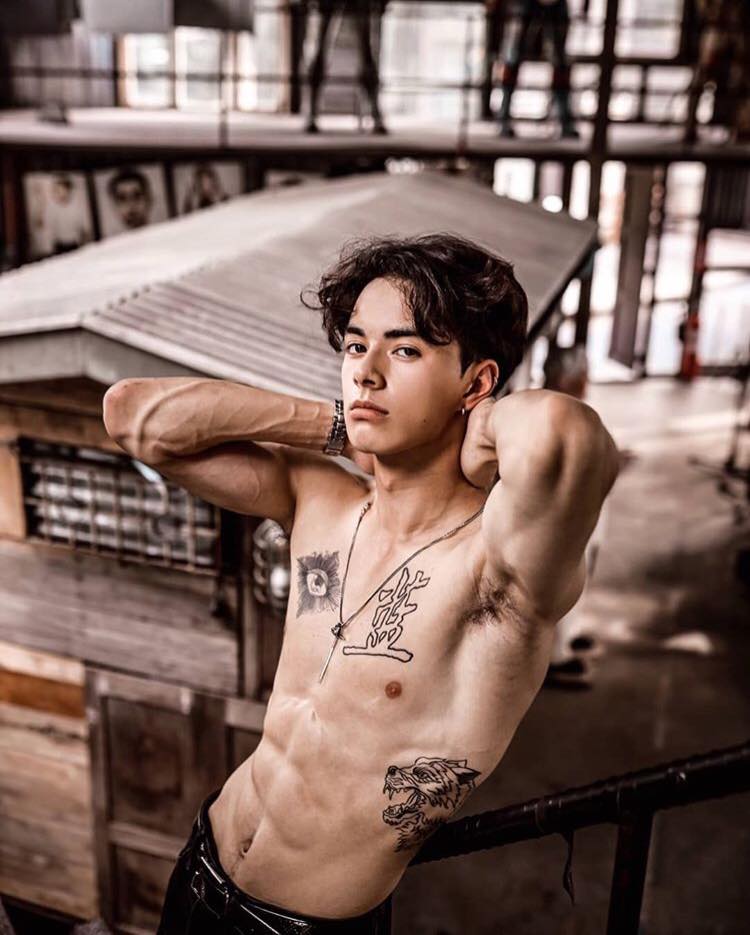 ลืมตาอ้าปาก #9699C4