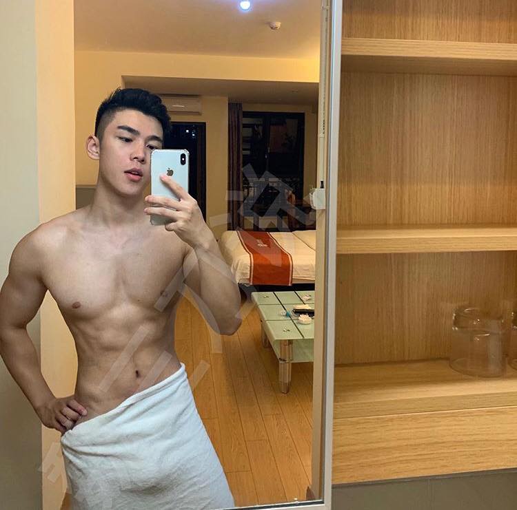 ถอดโชว์เรือนร่าง 2566