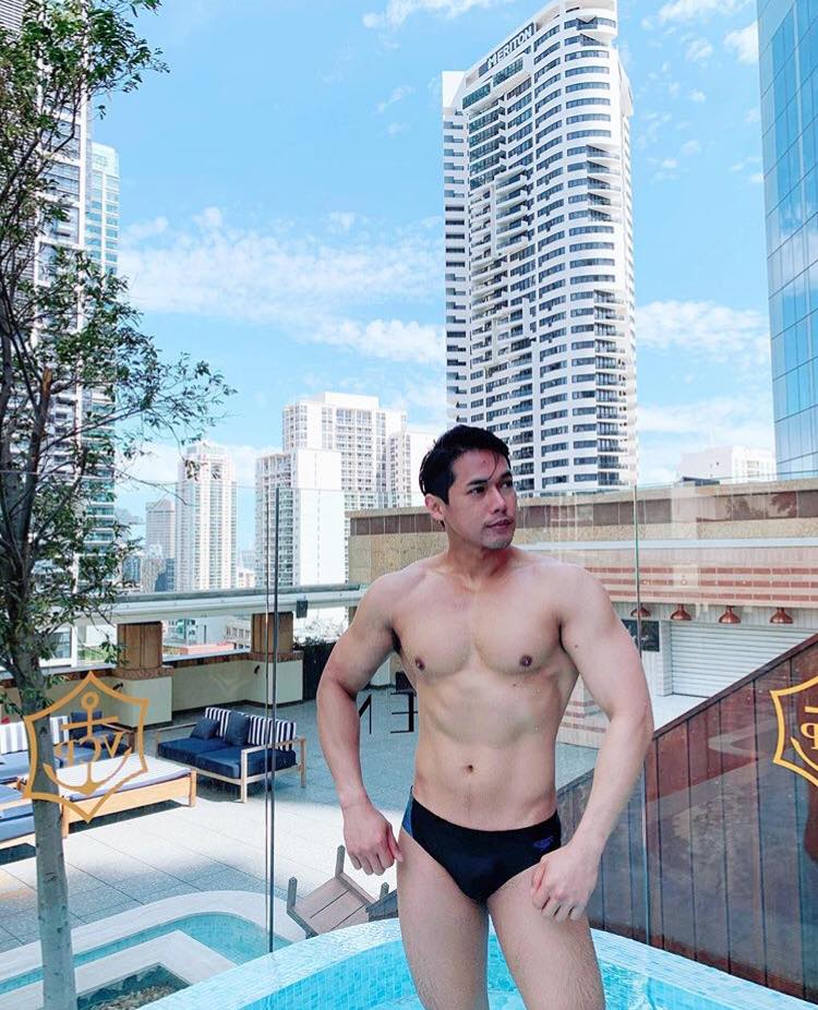 ถอดโชว์เรือนร่าง 2566