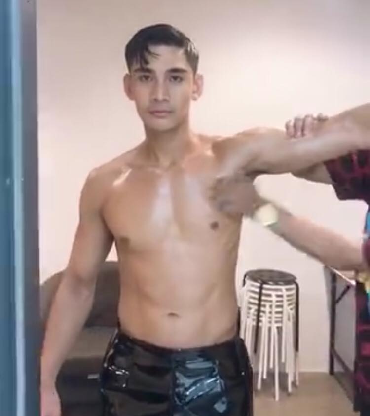 ถอดโชว์เรือนร่าง 2568