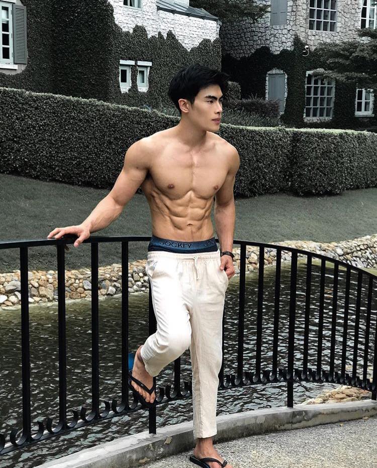 ถอดโชว์เรือนร่าง 2568