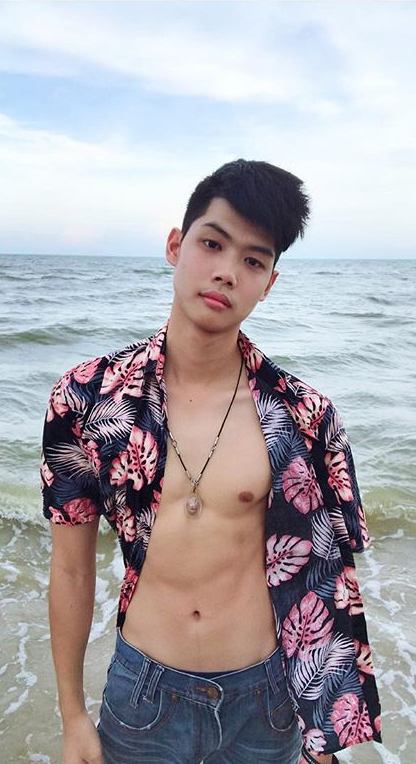 ถอดโชว์ใสใส ๑