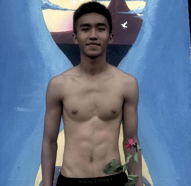 ถอดโชว์ใสใส ๑