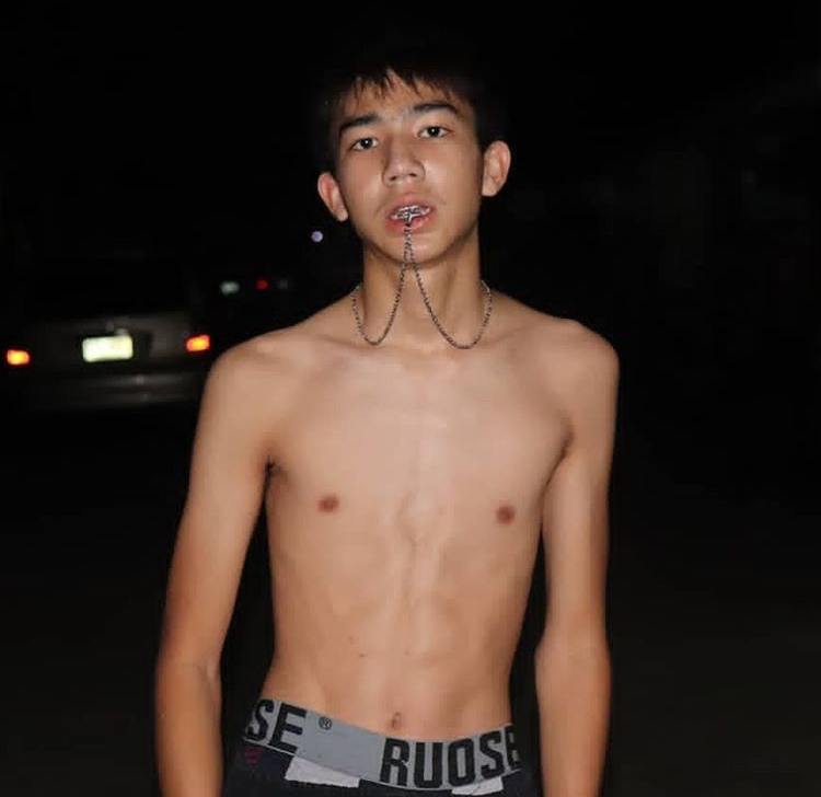 ถอดโชว์ใสใส ๑