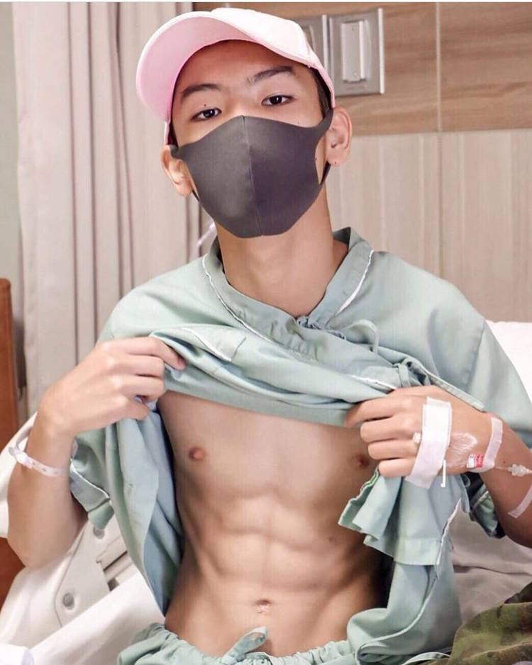 ถอดโชว์ใสใส ๑