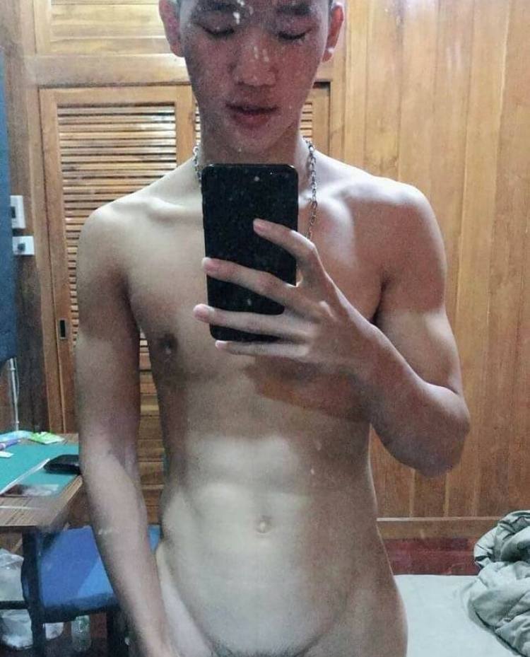 ถอดโชว์ใสใส ๑