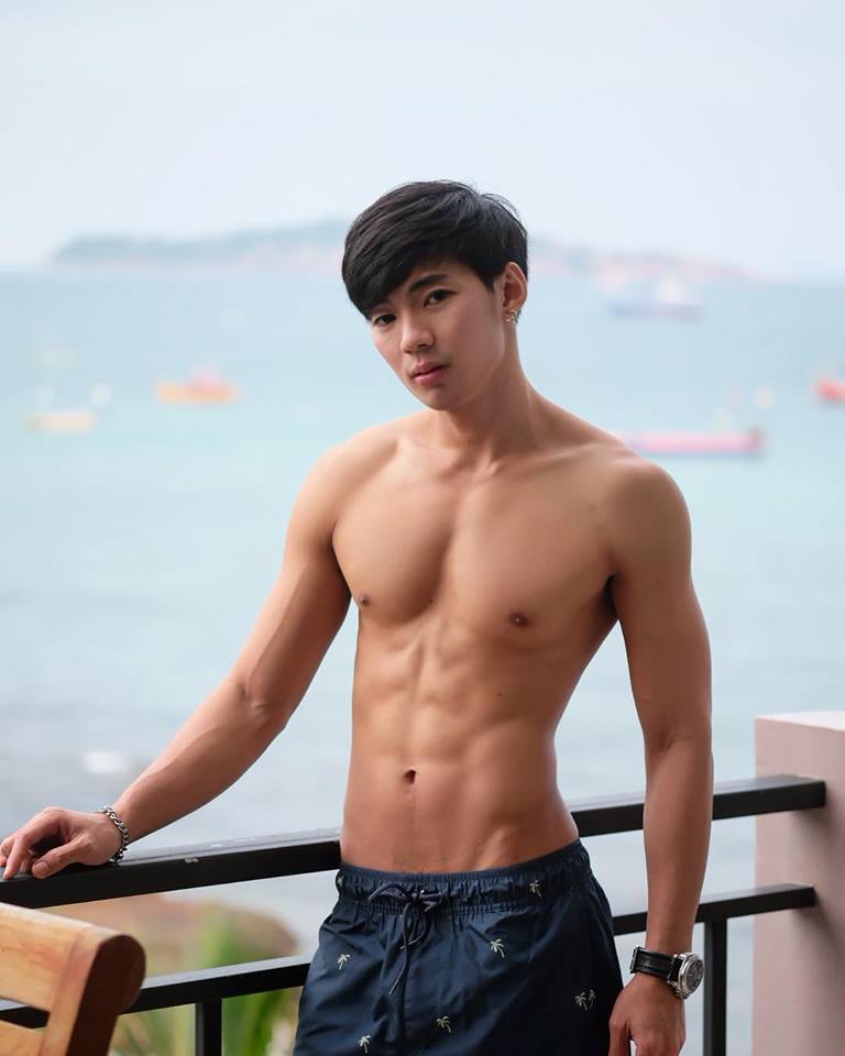นมหนุ่มๆ #FF3030