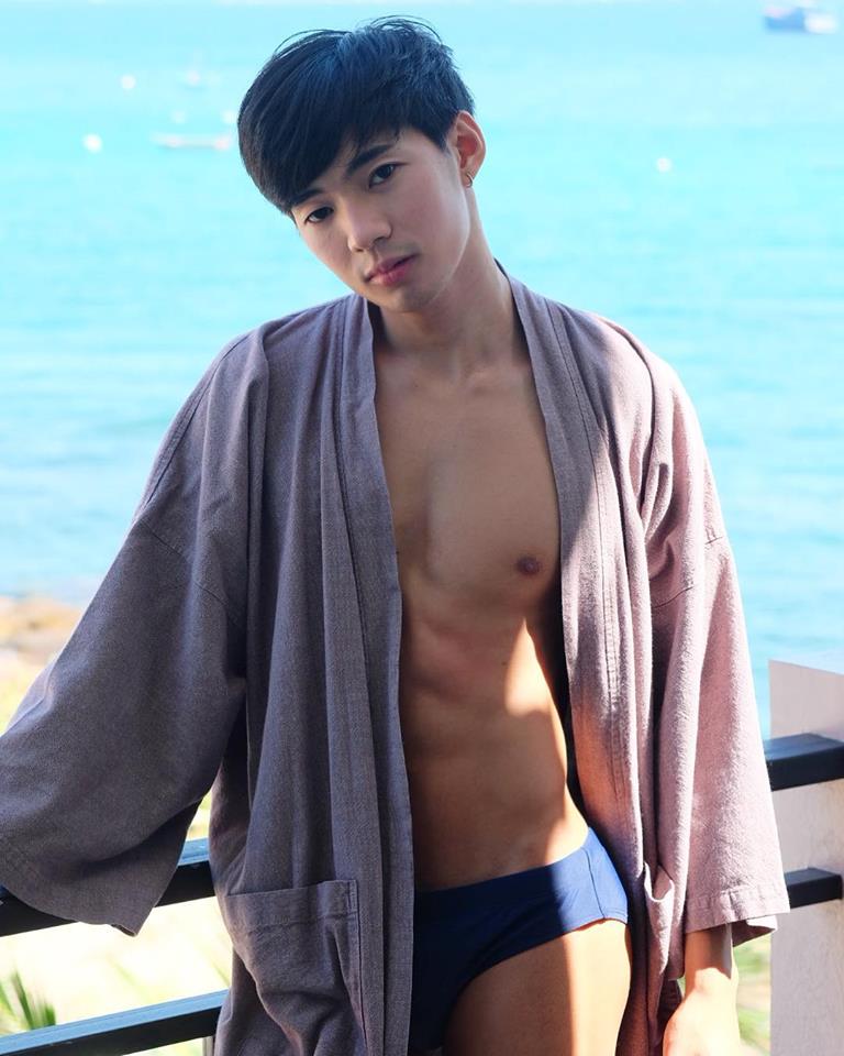 นมหนุ่มๆ #FF3030
