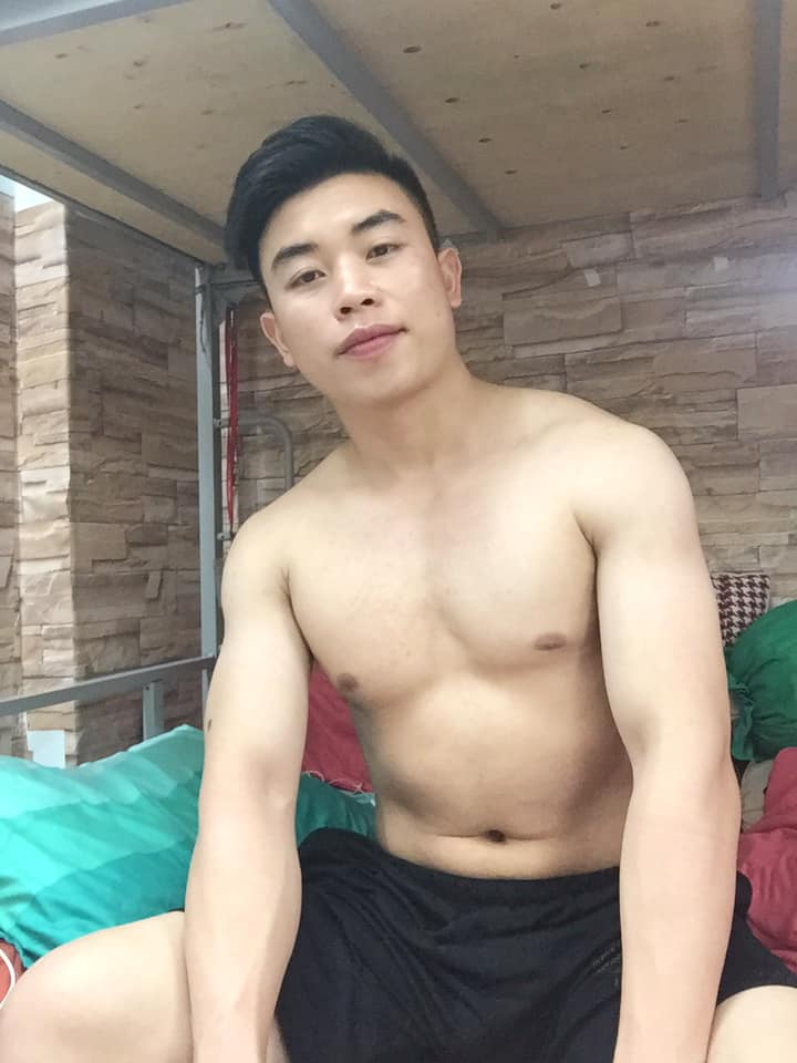 นมหนุ่มๆ #FF3030