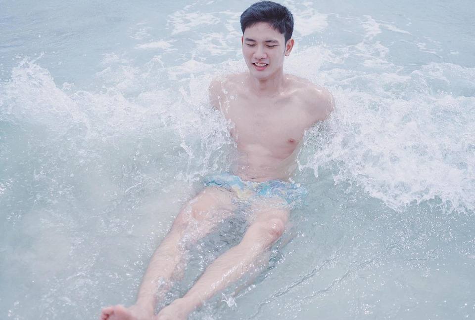 นมหนุ่มๆ #FF3030