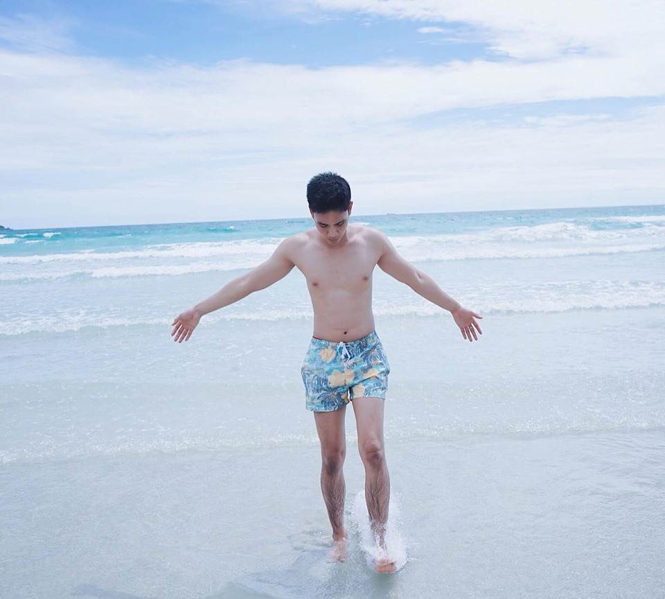 นมหนุ่มๆ #FF3030