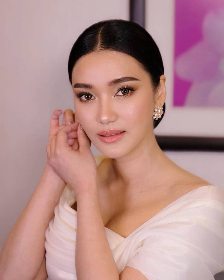 ชมพู่ ก่อนบ่าย