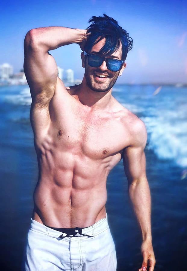 Leon Chiro คอสเพลย์ชาวอิตาเลี่ยนซิกแพ็คสุดว้าว มุมไหนก็เป๊ะไม่เปลี่ยนแปลง