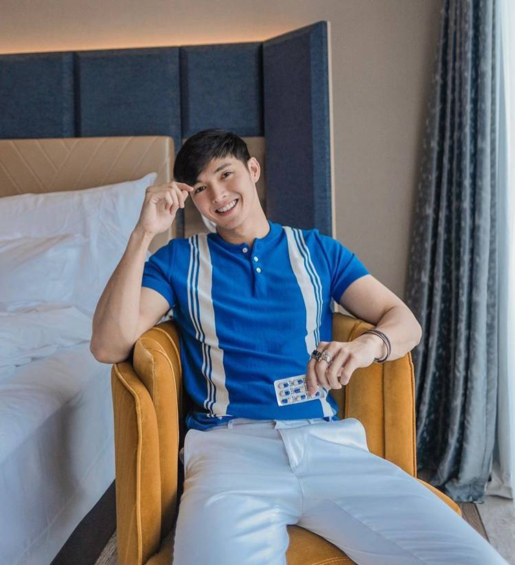 หน้าหล่อใจบาง #3366FF