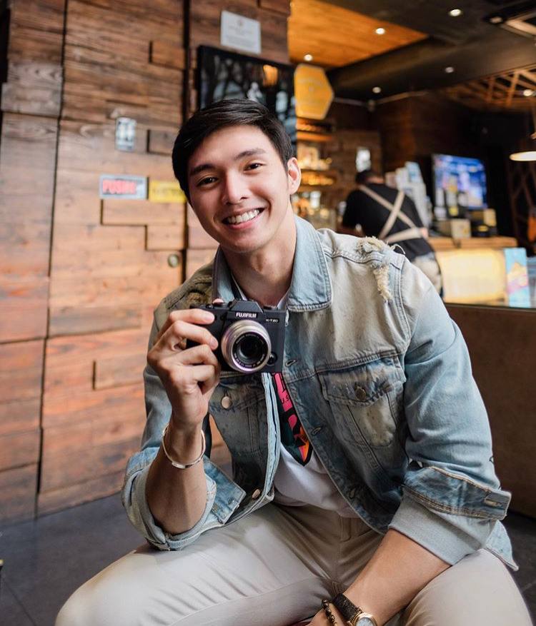 หน้าหล่อใจบาง #3366FF