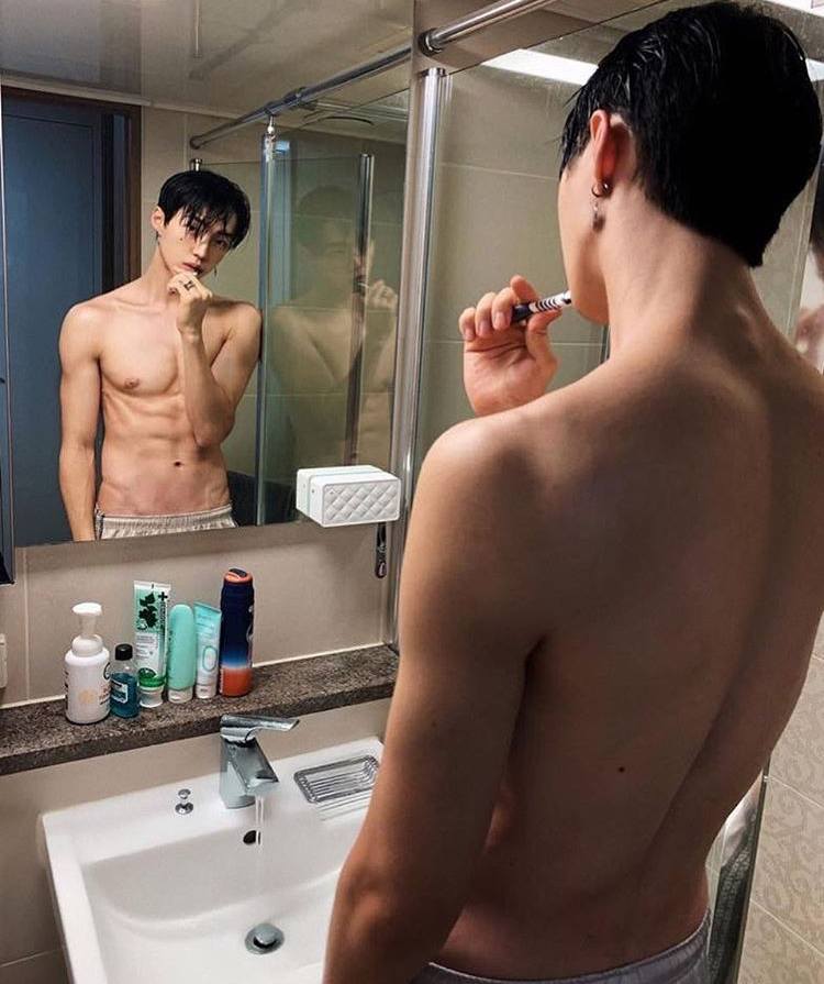 หน้าหล่อใจบาง #3366FF