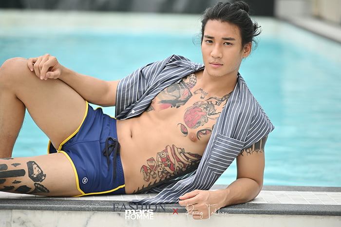 ถ่ายจนแฉะ! ไป่ ทาคน ถอดเสื้อผ้าถ่ายแบบโชว์ซิกแพคแน่นๆ นิตยสาร Mars Homme
