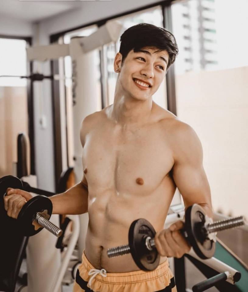 "Luke Plowden" เขาหล่อ เขาหล่อมาก เขาควรเป็นแฟนหนู