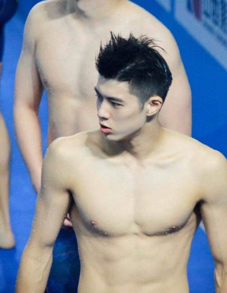 นักว่ายน้ำงานดี